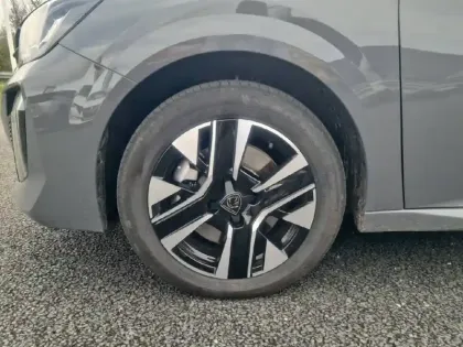 Photo 12 Peugeot 208  Electrique 50 kWh 136ch