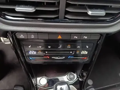 Photo 36 Volkswagen T-roc  Cabriolet 1.5 TSI EVO2 150 Start/Stop DSG7