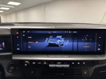 Photo 147 Opel Grandland  Electrique 213 ch & Batterie 73 kWh