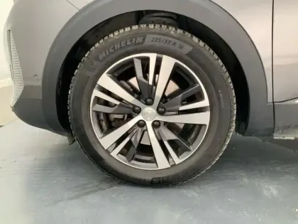 Photo 13 Peugeot 3008  Hybrid 225 e-EAT8 Allure Pack