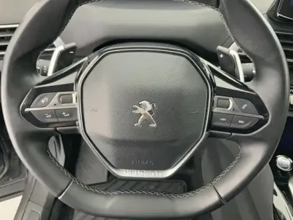 Photo 17 Peugeot 3008  Hybrid 225 e-EAT8 Allure Pack