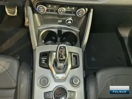 Photo 13 Alfa Romeo Stelvio  2.2 Diesel 210ch Veloce Q4 AT8