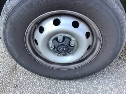 Photo 40 Peugeot Boxer  FOURGON TOLE 3.5 T L2H2 140 S&S BVM6