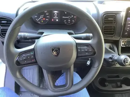 Photo 36 Peugeot Boxer  FOURGON TOLE 3.5 T L2H2 140 S&S BVM6