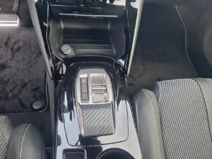 Photo 13 Peugeot 2008  Hybrid 136 e-DCS6