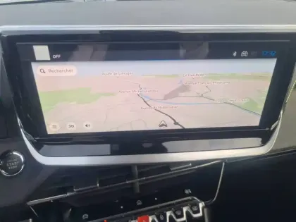 Photo 14 Peugeot 2008  Hybrid 136 e-DCS6