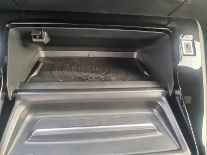 Photo 17 Peugeot 2008  Hybrid 136 e-DCS6