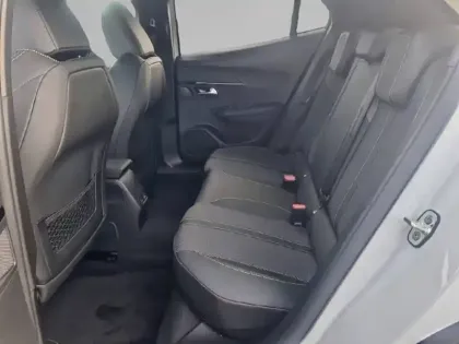 Photo 11 Peugeot 2008  Hybrid 136 e-DCS6