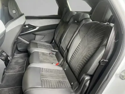 Photo 11 Peugeot 5008  Electrique 73 kWh 210 ch