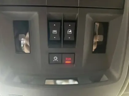 Photo 18 Peugeot 5008  Electrique 73 kWh 210 ch