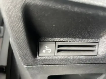 Photo 19 Peugeot 5008  Electrique 73 kWh 210 ch