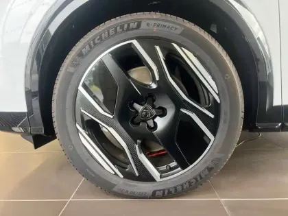 Photo 12 Peugeot 5008  Electrique 73 kWh 210 ch