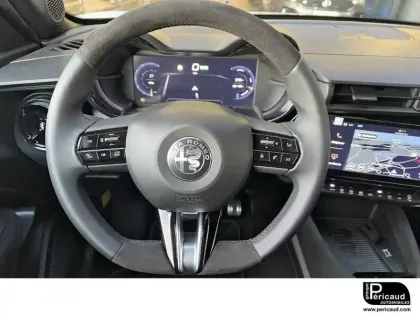 Photo 27 Alfa Romeo Junior  Elettrica 280 ch