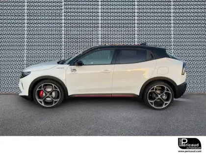 Photo 16 Alfa Romeo Junior  Elettrica 280 ch
