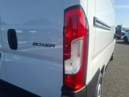 Photo 40 Peugeot Boxer  FOURGON TOLE 3.3 T L2H2 140 S&S BVM6