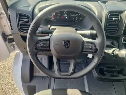 Photo 32 Peugeot Boxer  FOURGON TOLE 3.3 T L2H2 140 S&S BVM6