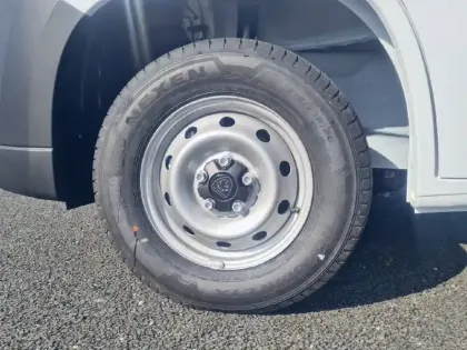 Photo 36 Peugeot Boxer  FOURGON TOLE 3.3 T L2H2 140 S&S BVM6