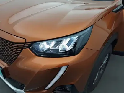 Photo 15 Peugeot 2008  Moteur électrique 136 ch