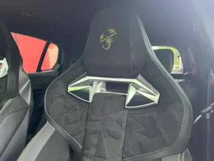 Photo 13 Abarth 600  e 280ch 54kWh Scorpionissima