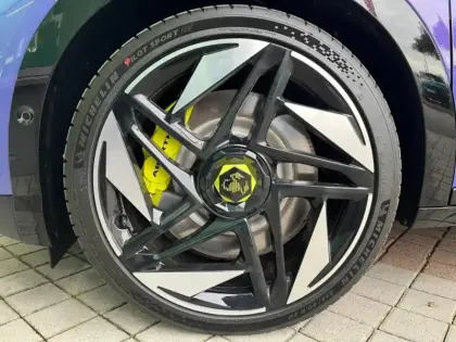 Photo 6 Abarth 600  e 280ch 54kWh Scorpionissima