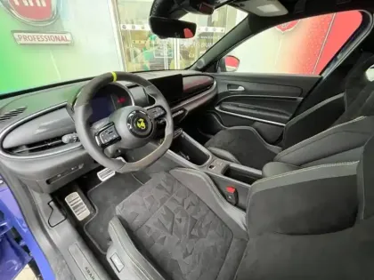 Photo 10 Abarth 600  e 280ch 54kWh Scorpionissima