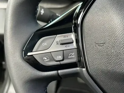 Photo 14 Peugeot 308  SW Hybrid 136 e-DCS6