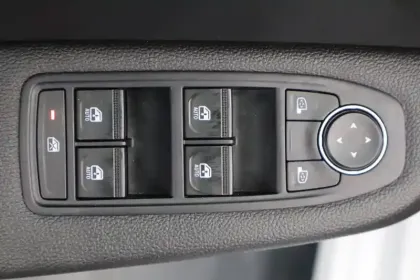 Photo 16 Renault Clio Gén. V (BJA) Ph2 Evolution 5