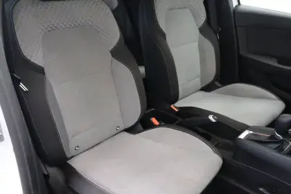 Photo 39 Renault Clio  E-Tech full hybrid 145 ch GSR2