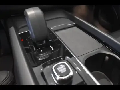 Photo 26 Volvo Xc60  T6 Hybride Rechargeable 253 + 145ch Plus Style Dark Geartronic 8 AWD