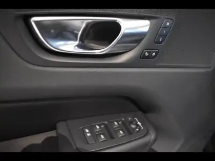 Photo 22 Volvo Xc60  T6 Hybride Rechargeable 253 + 145ch Plus Style Dark Geartronic 8 AWD