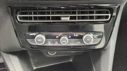 Photo 18 Opel Mokka  Electrique 136 ch & Batterie 50 kWh Elegance