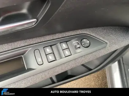 Photo 14 Peugeot 5008  1.5 BlueHDi 130ch S&S Style EAT8