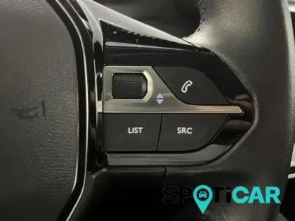 Photo 14 Peugeot 2008  e- 136ch Allure