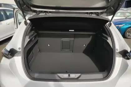 Photo 78 Peugeot 308  Electrique 54 kWh 156ch