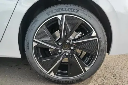 Photo 81 Peugeot 308  Electrique 54 kWh 156ch