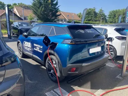 Photo 36 Peugeot 2008  Electrique 54 kWh 156 ch