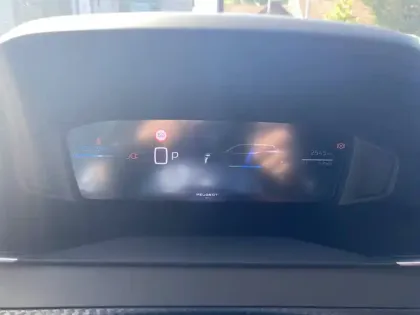 Photo 42 Peugeot 2008  Electrique 54 kWh 156 ch