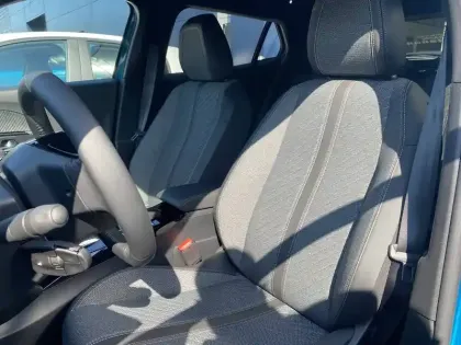 Photo 50 Peugeot 2008  Electrique 54 kWh 156 ch