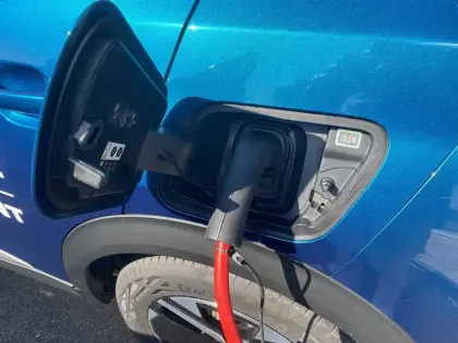 Photo 23 Peugeot 2008  Electrique 54 kWh 156 ch