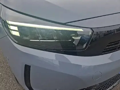 Photo 15 Opel Corsa  1.2 Turbo Hybrid 100 ch e-DCT6