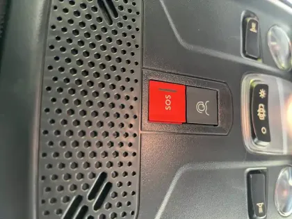 Photo 24 Peugeot 2008  Hybrid 136 e-DCS6