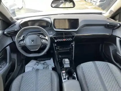 Photo 15 Peugeot 2008  Hybrid 136 e-DCS6