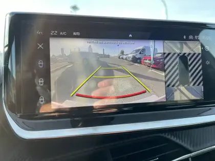 Photo 33 Peugeot 2008  Hybrid 136 e-DCS6