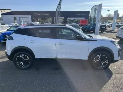 Photo 41 Peugeot 2008  Hybrid 136 e-DCS6