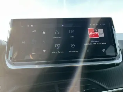 Photo 63 Peugeot 2008  Hybrid 136 e-DCS6