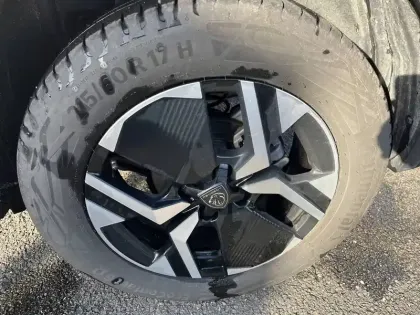 Photo 46 Peugeot 2008  Hybrid 136 e-DCS6