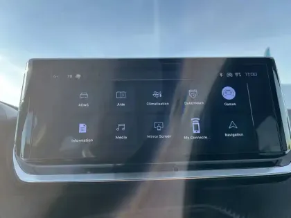 Photo 64 Peugeot 2008  Hybrid 136 e-DCS6