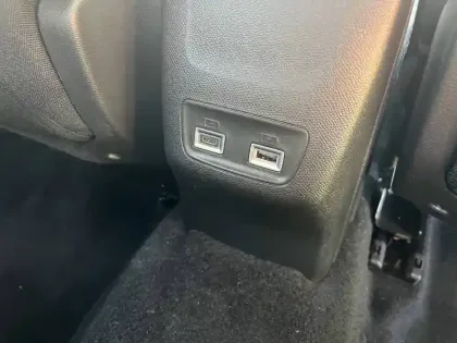 Photo 13 Peugeot 2008  Hybrid 136 e-DCS6