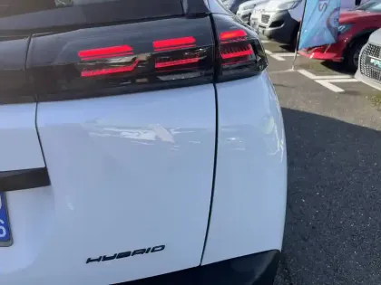 Photo 37 Peugeot 2008  Hybrid 136 e-DCS6