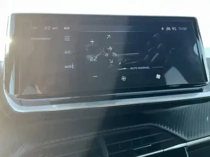 Photo 66 Peugeot 2008  Hybrid 136 e-DCS6